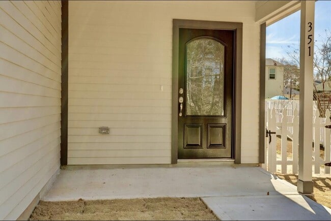 Photo - 351 Red Clover