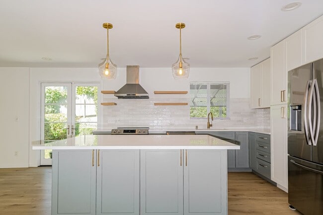 Photo - Warm and Welcoming 3 Bedroom in Prime Seattle Location