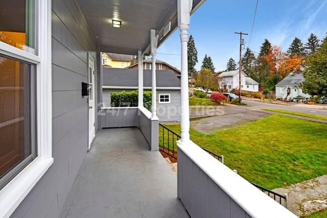 Photo - Charming Home in the Heart of Oregon City