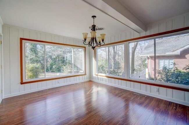 Photo - 118 Tanglewylde Dr