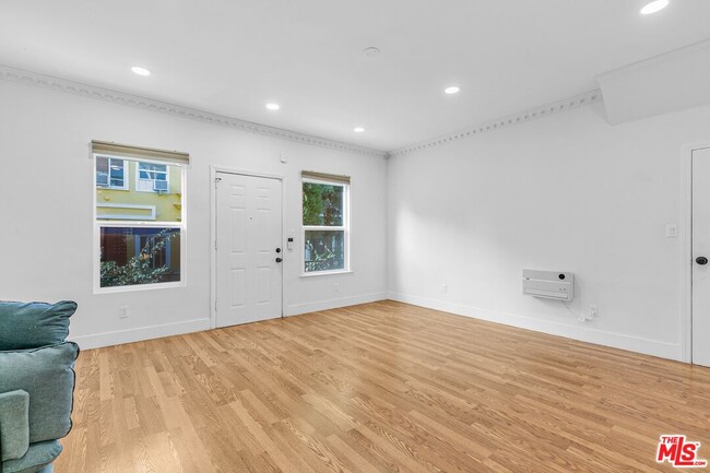 Photo - 246 Columbia Pl