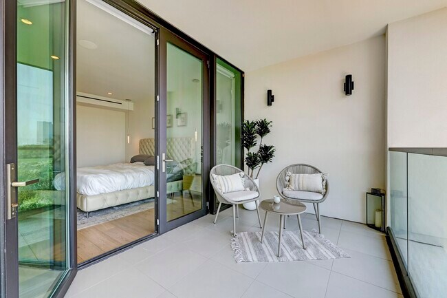 Photo - 3433 Westheimer Rd
