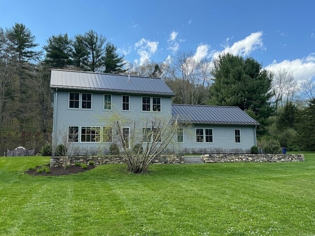 Photo - 126 River Rd