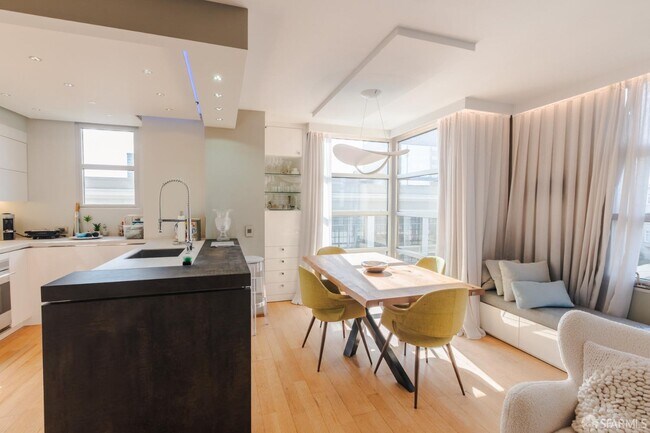 Photo - 1800 Washington St