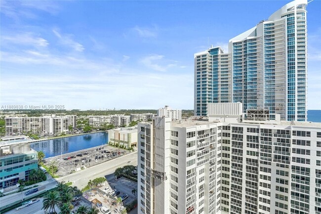 Photo - 3535 S Ocean Dr Unidad 1703