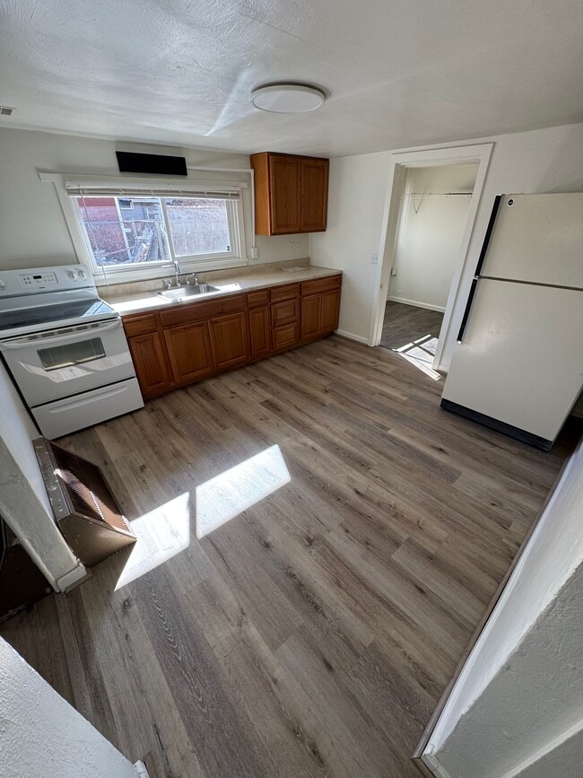 Photo - 312 Peach Ave