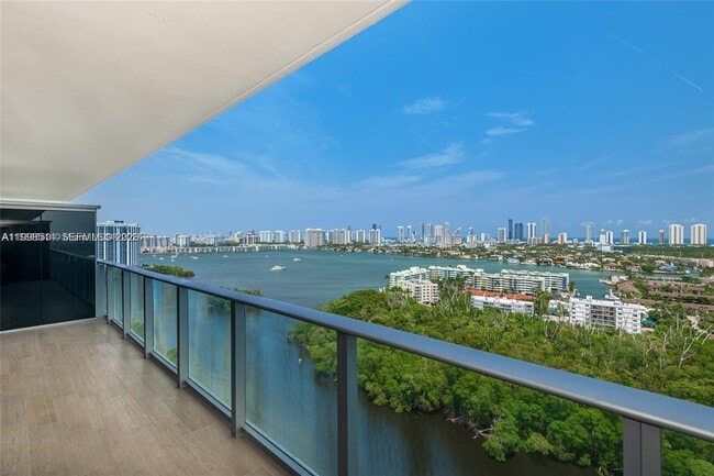 Photo - 16385 Biscayne Blvd Unit 2118