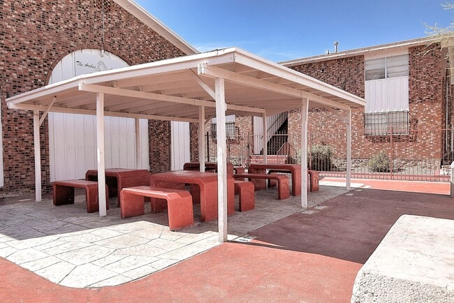 Photo - The Arches Apartments