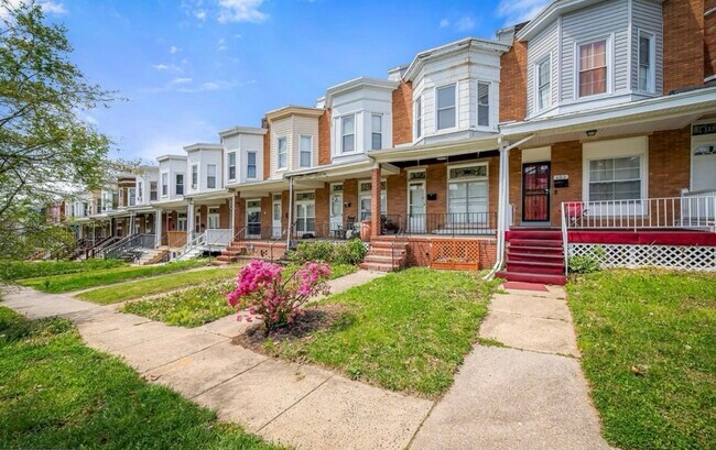 Photo - 124 Collins Ave