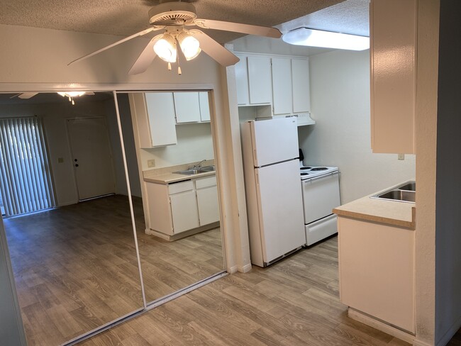 Mira Mesa - Mira Mesa Apartamentos