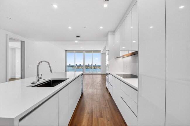 220 Lake Shore Dr Unit 1808