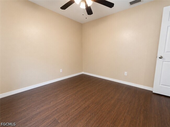 346 Bell Blvd