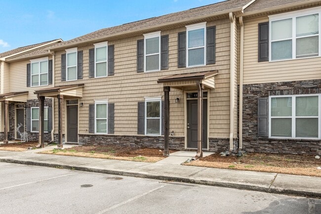 Photo - 404 Sullivan Loop Rd