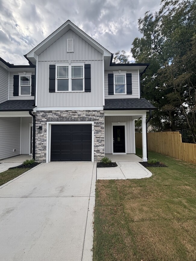 Building Photo - 612 S Blackmon St