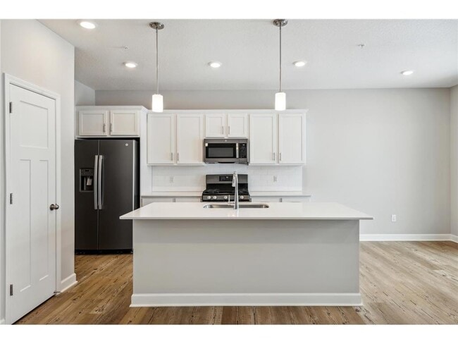 Photo - 9448 4th St N