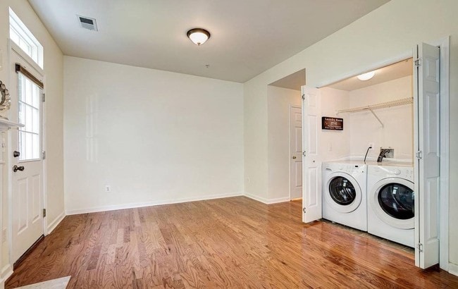 Photo - 2987 Huntington Grove Square