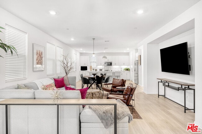 Building Photo - 768 Daniel Freeman Cir