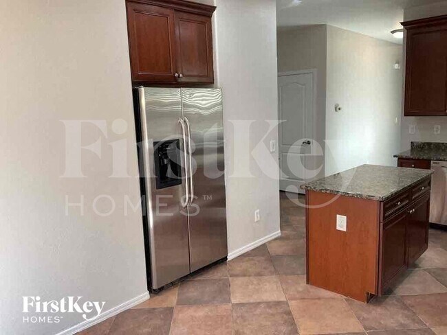 Photo - 4151 E Oakland St