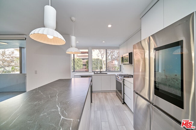 Photo - 145 S Maple Dr Unit 101