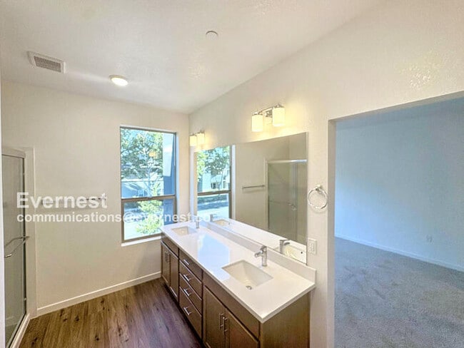 Photo - 6117 Bridgecross Dr