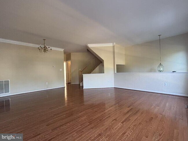 Photo - 6635 Creek Point Way