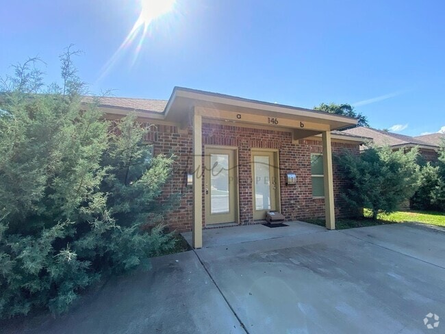 Building Photo - 146 Arlington Dr Unit A Rental
