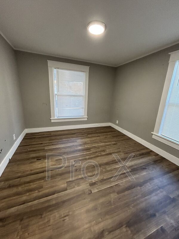 Photo - 304 E Park St