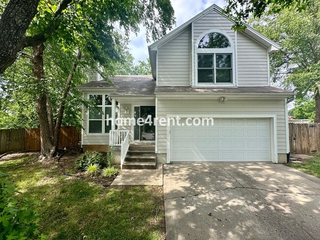 Building Photo - Large Fenced Back Yard & Finished Basement! Cul-de-Sac!