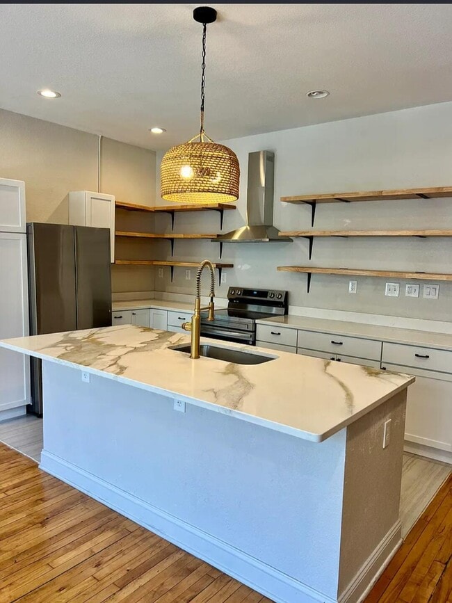 Photo - 532 N Water St