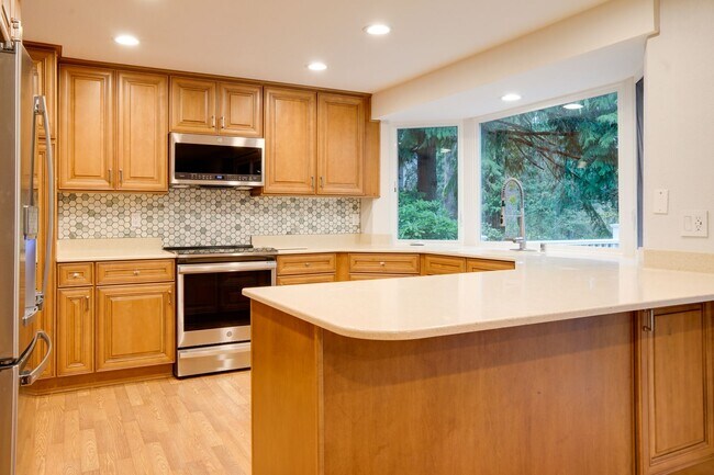 Photo - Kent Tri-level home