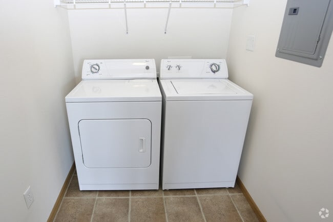 Huntington Pointe Apartments