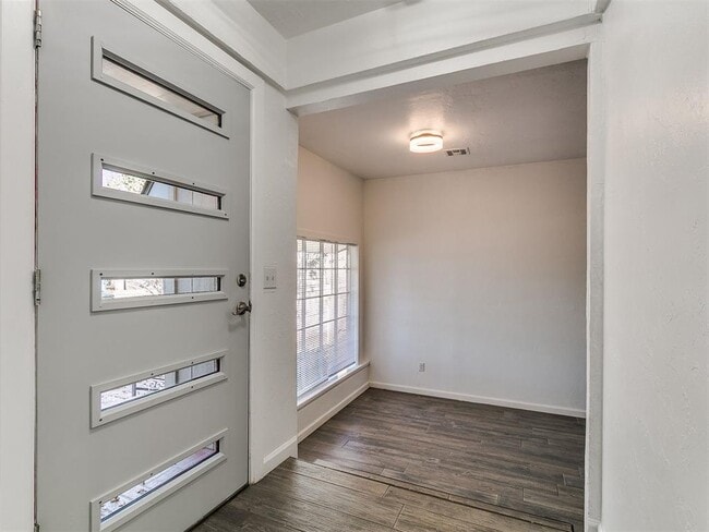 Photo - 816 S Santa Fe Dr