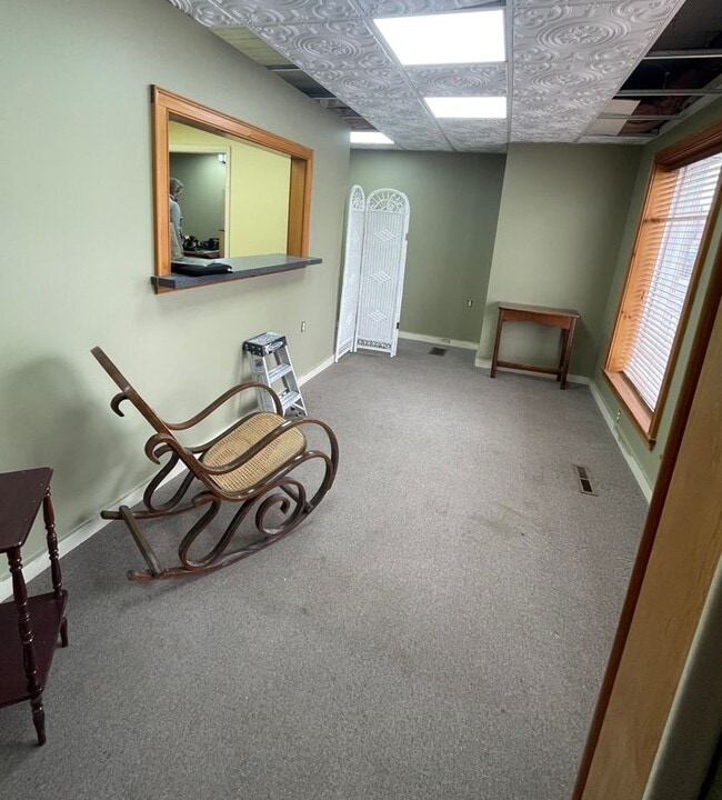 Photo - 122 E Main St