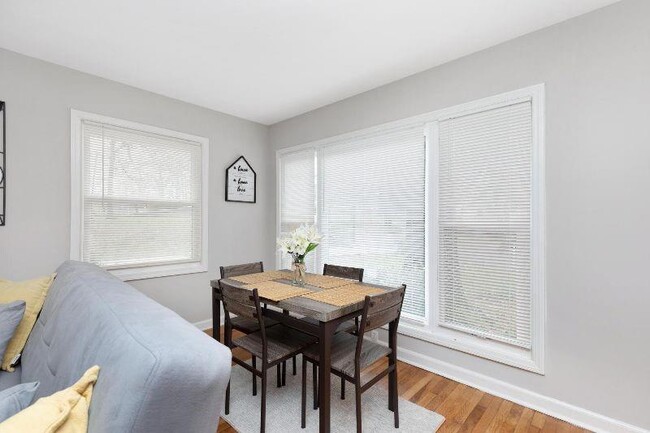 Photo - 965 Smith St