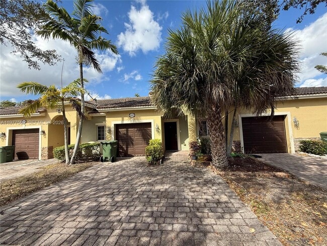 Building Photo - 3227 NE 11th Dr