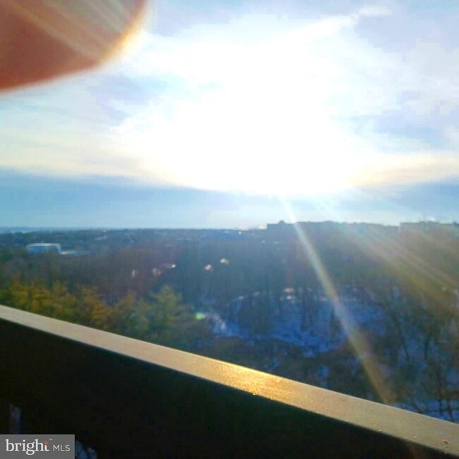 Photo - 3705 S George Mason Dr Unidad 708S