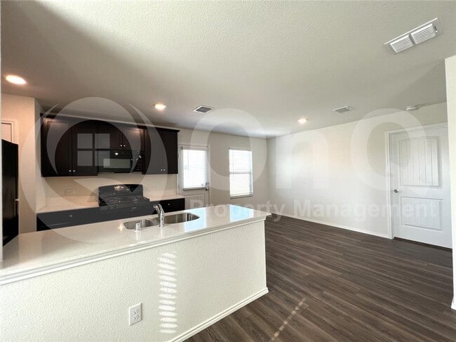 Photo - 213 Anvil Dr