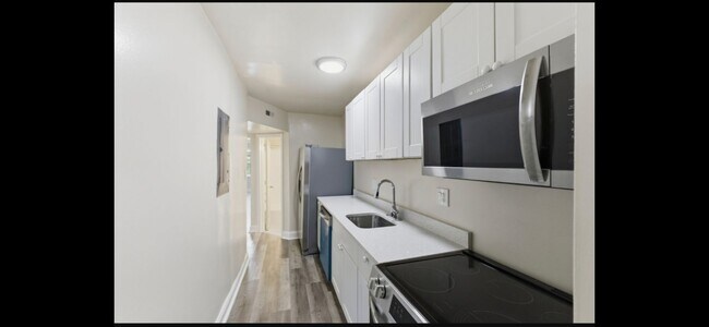 Photo - 2816 Hartford St SE Unit 2