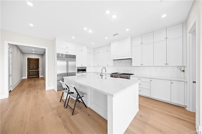 Photo - 130 Mossvine