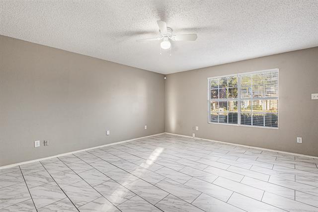 Photo - 2703 Clayton Oaks Dr