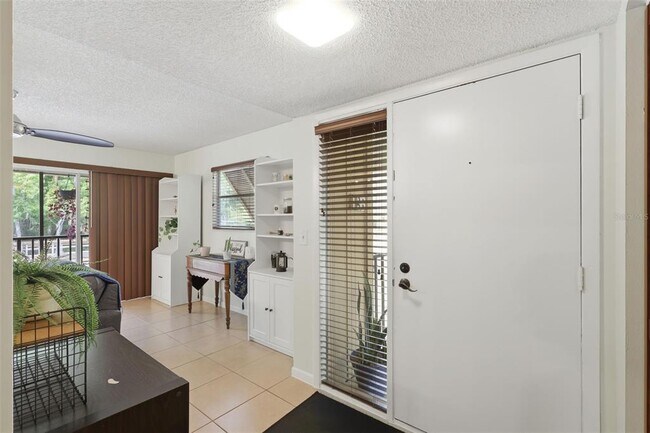 140 Orchid Woods Ct Unidad 13B