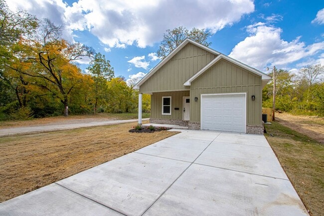 Photo - Move-In Ready New Construction Near Downtown & Hospitals!
