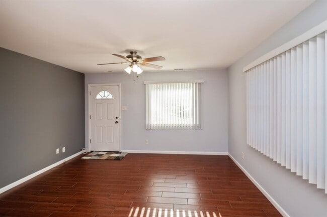 Photo - 3 bedroom / 1 bathroom Home for rent in Hobart