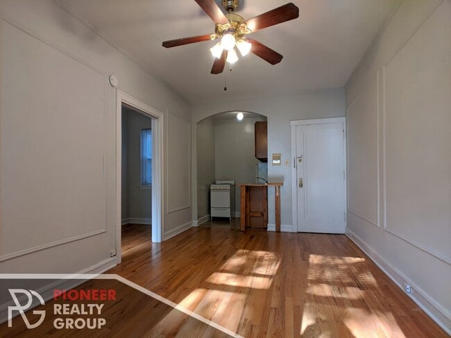 Photo - 2827 N Burling St Unit 303