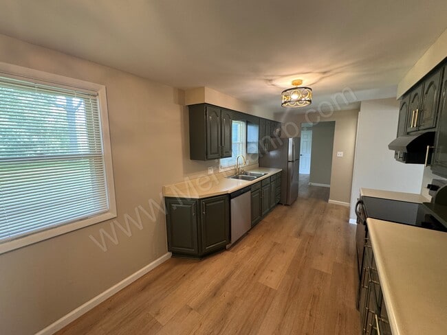 Photo - 4725 Maple Terrace Pkwy