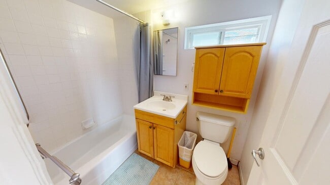 Photo - Charming One-Bedroom Backhouse in the cent...