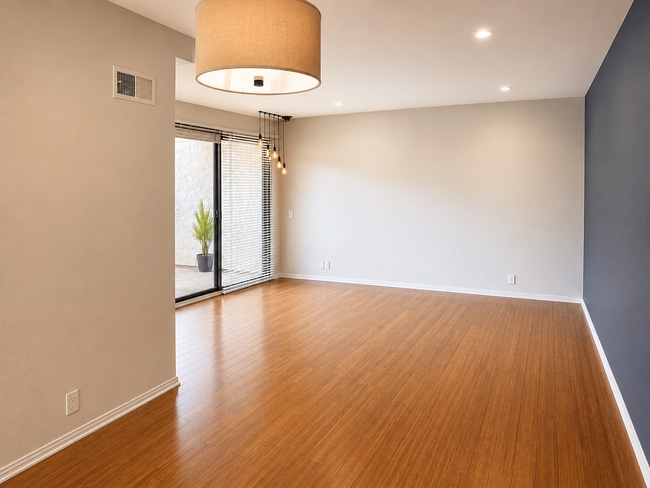 Building Photo - 609 S El Molino Ave Unit 609