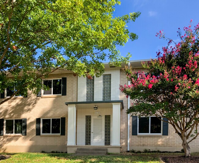 Laurel Flats