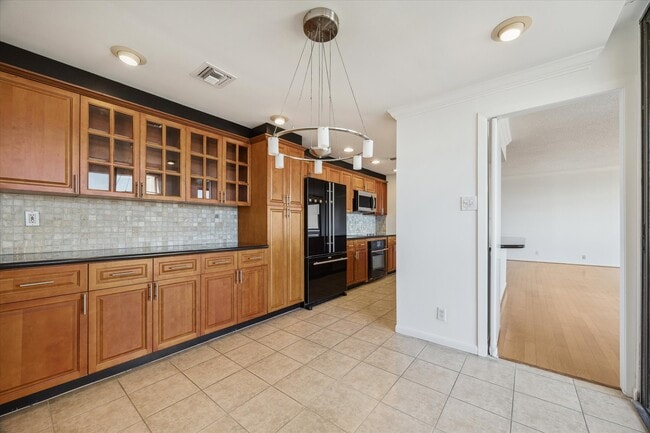 Photo - 49 Briar Hollow Ln Unit 1704