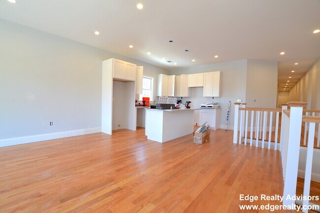 Photo - 7 Islington St